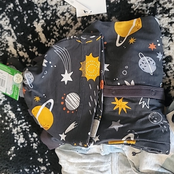 0-3  boys infant - Picture 4 of 4